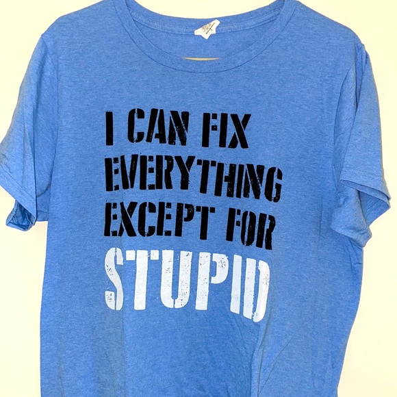 Graphic T-shirt in light blue Large NWT - Picture 1 of 4